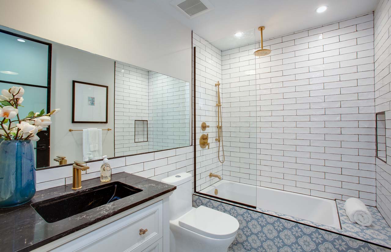 Elegant bathroom with exquisite tilework