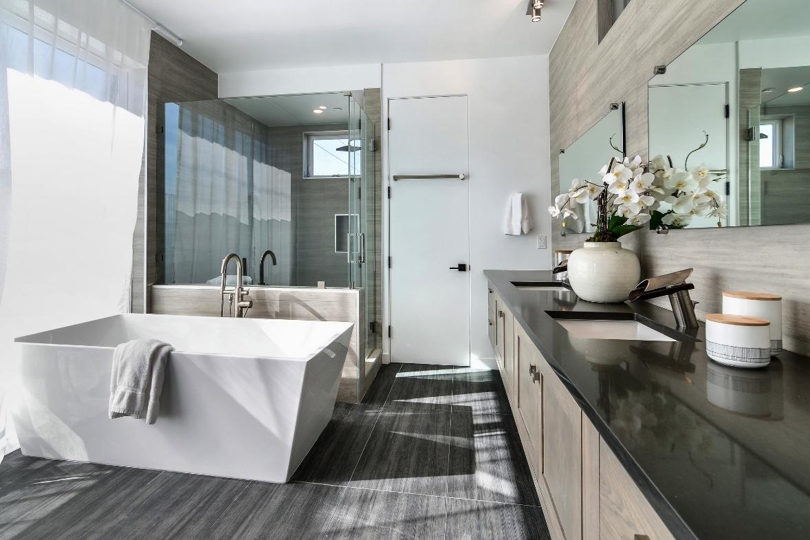 Modern Bathroom